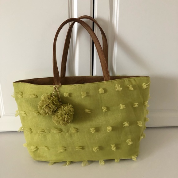 Deux Lux Handbags - Deuce Lux Blossoms. Fun bag.